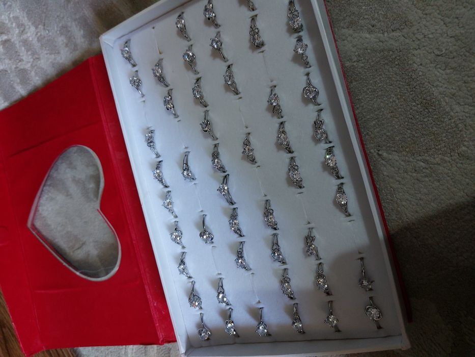 Продам колечка комплект новые корейские