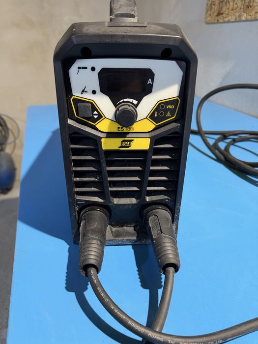Aparat de sudura marca ESAB ROGUE ES 180i