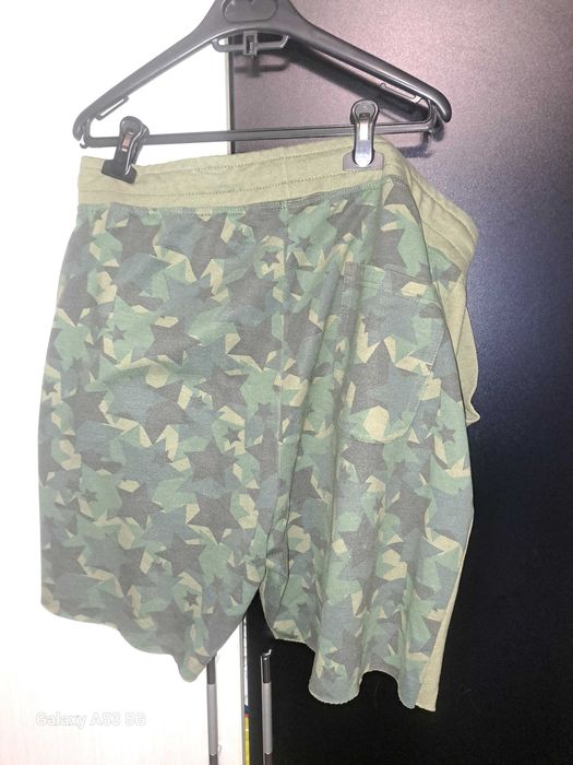 Pantaloni camuflaj