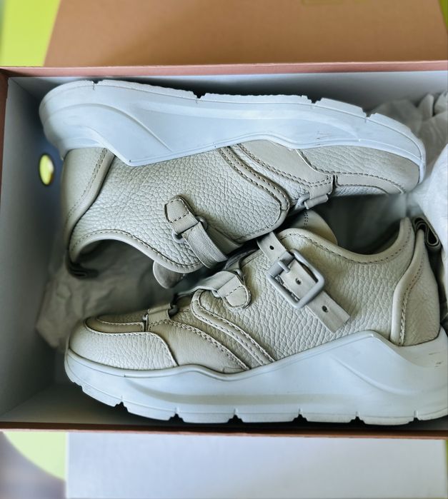 Женские кроссовки Nursace