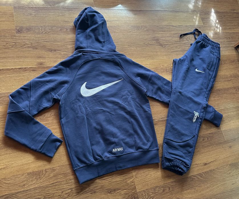 Мъжки,памучен,тъмно син екип Nike с бродирано лого на гърба