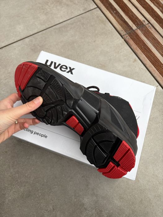 Работни обувки UVEX 43 номер