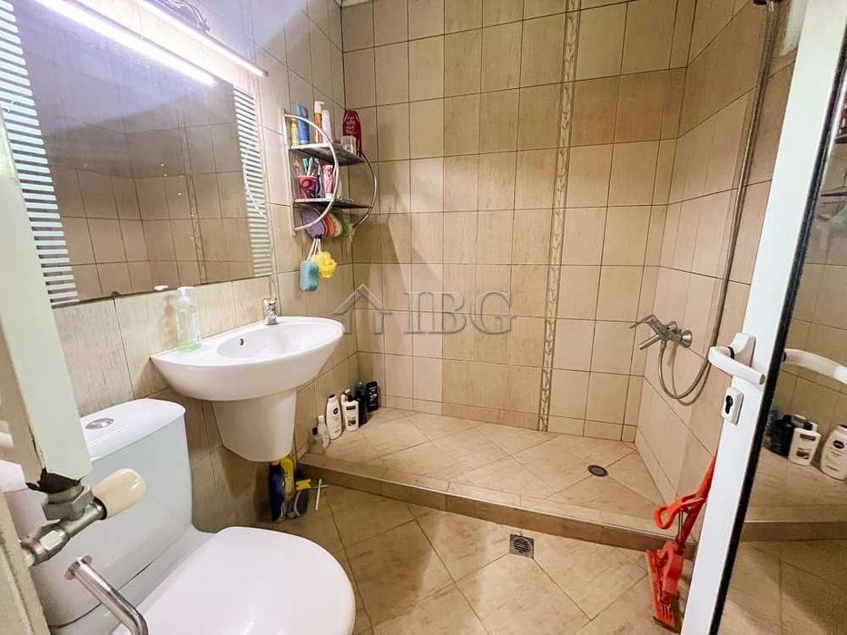 Продава се Къща в Русе, Басарбово - 270 кв.м за 1112 €/кв.м - Снимка #6