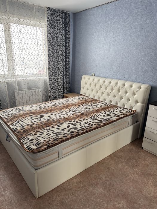 Продам кровать с матрасом