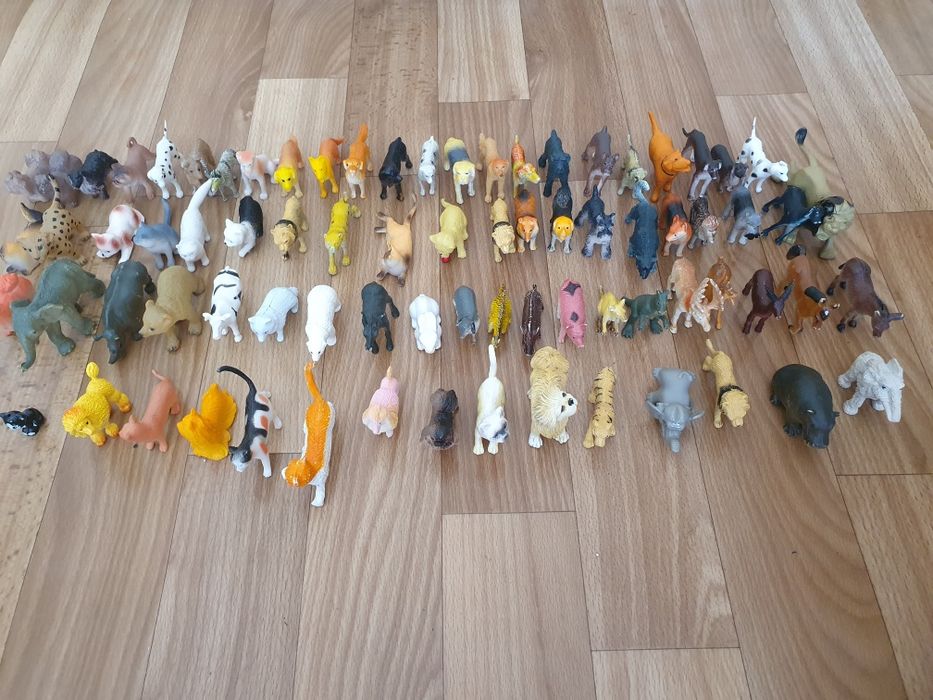 Продам игрушки животных