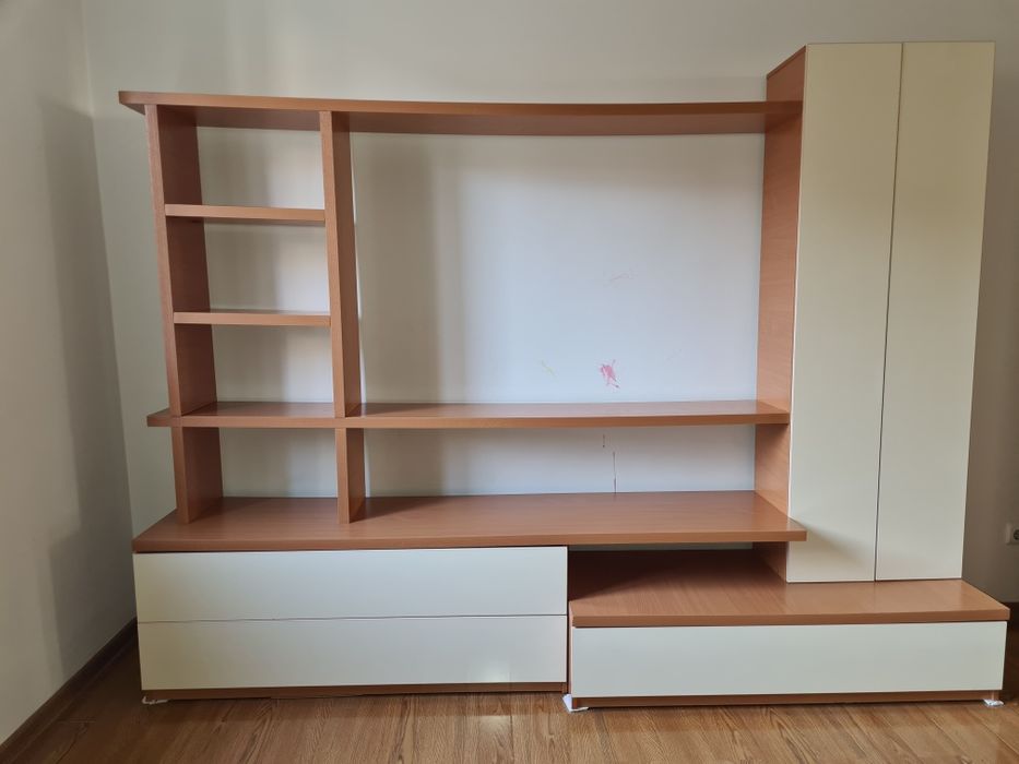 Срочно Шкаф тумбу под телевизор  продам