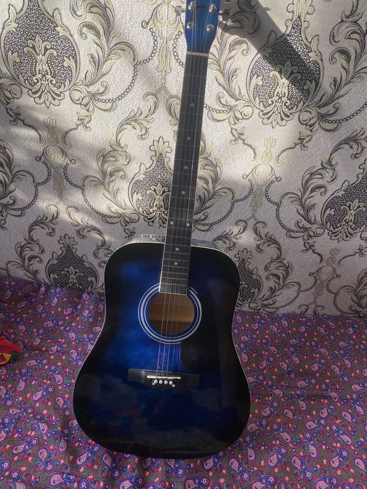 Гитара акустическая