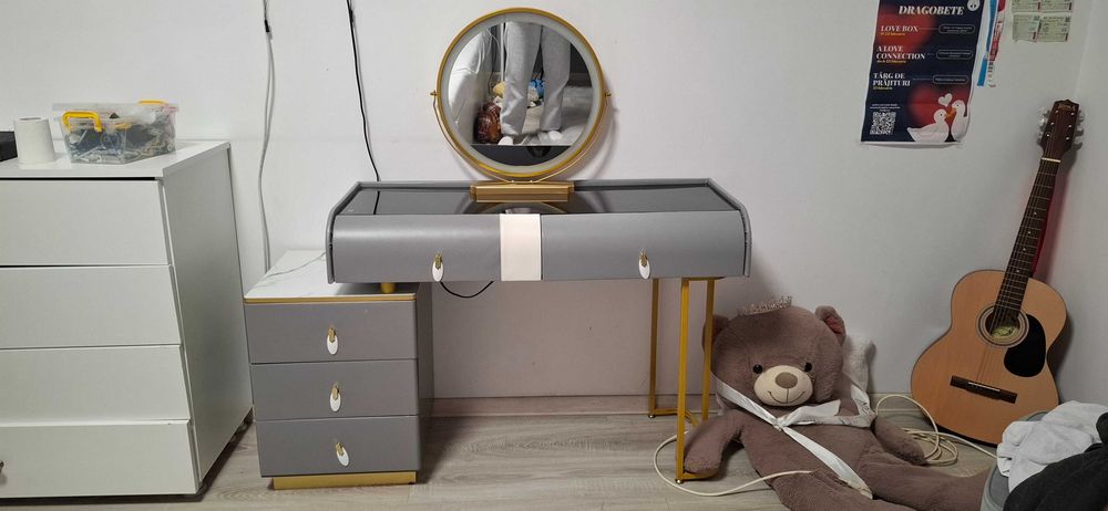 Măsuță de toaletă