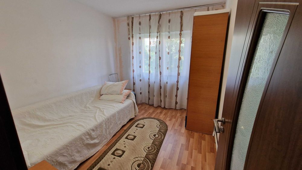 Apartament cu 3 camere decomandat Craiovita Noua 72 metri patrati, la 5 minute de Promenada Mall, zona Big Nou