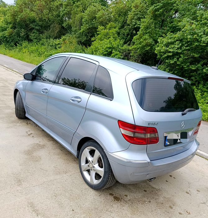 Автомобил mercedes B 180
