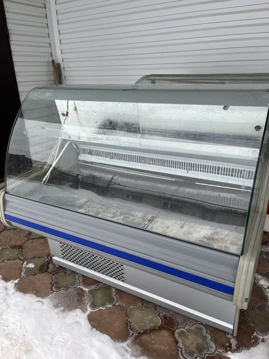 Продам витринные холодильники бу