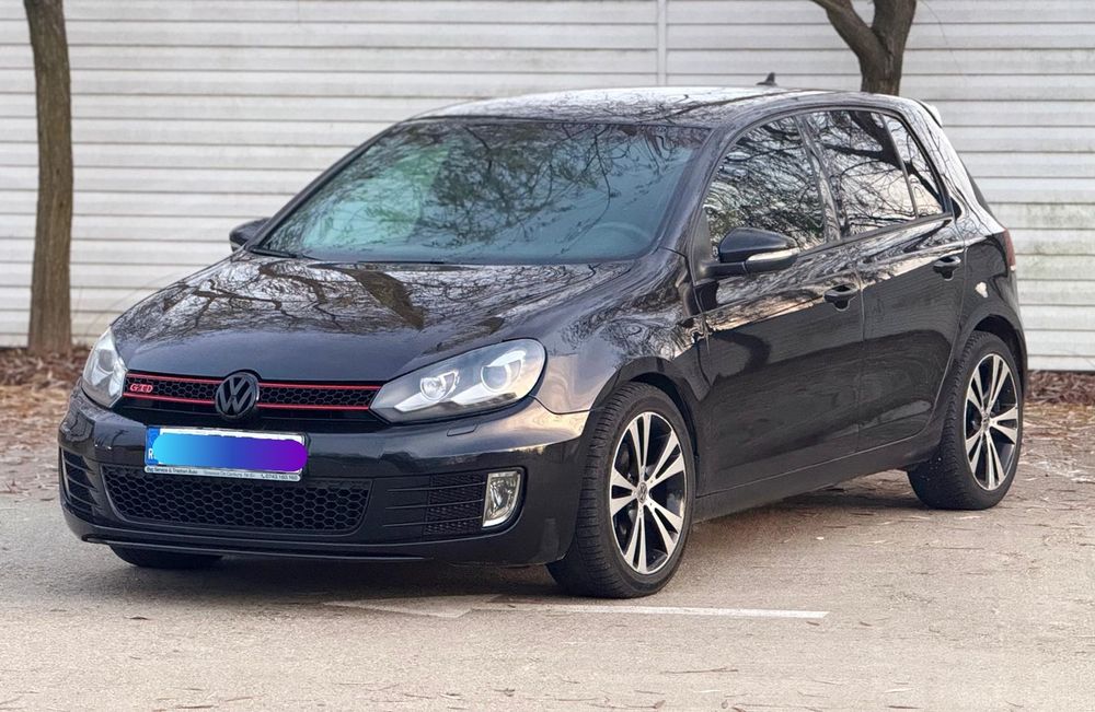 Golf 6--2.0TDI-- 2010--euro5--alcantara--faruri led--stopuri led