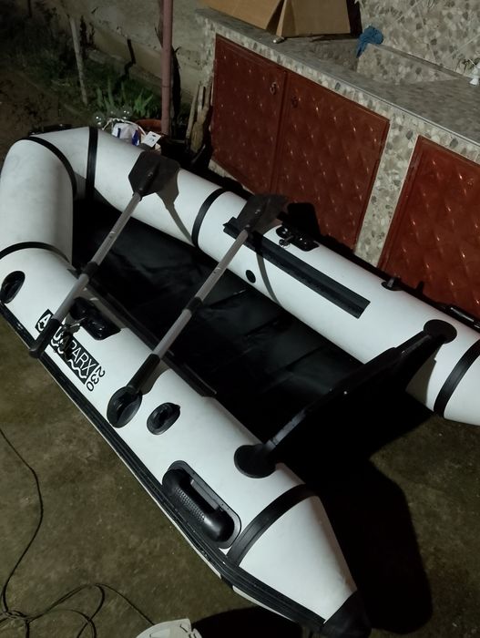 Надуваема лодка+бензинов двигател+електрически двигател