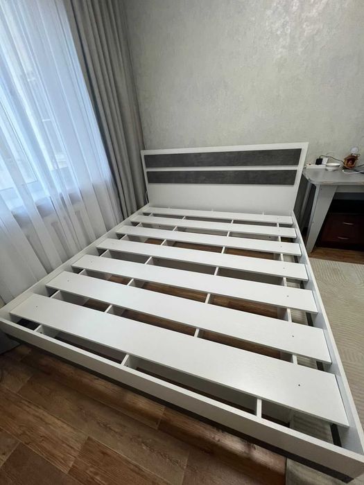 Продам кровать двухспальную новую