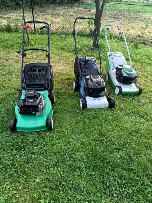 Mașină de tuns iarba