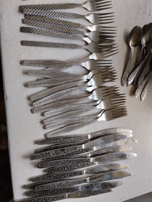 Продам столовые приборы