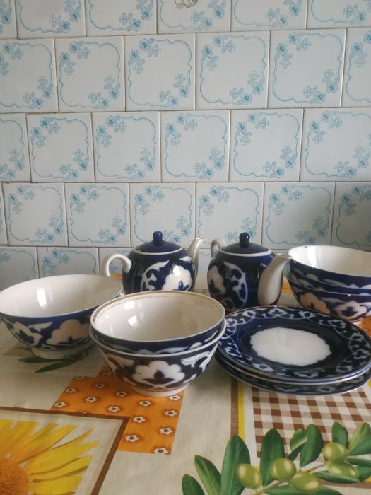 Набор посуды почти новый.