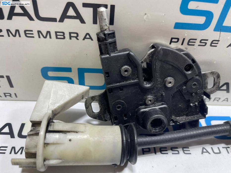 Broasca Incuietoare pentru Capota Motor cu Tija Butuc si Lama Cheie Ford Focus 2 2004 - 2010 Cod 3M51-16700-AB [B3478]