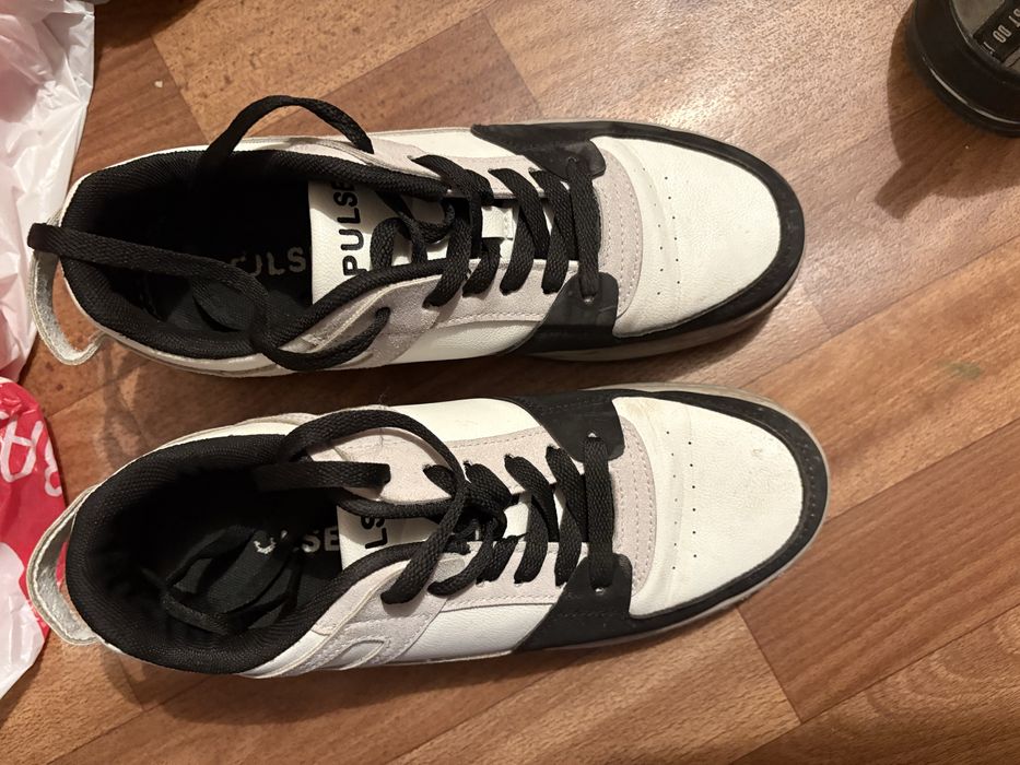 Продам кросовки на мальчика