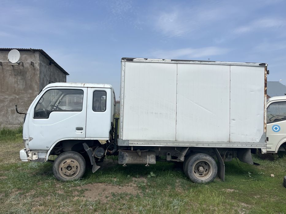 Dong Feng 2005 года выпуска