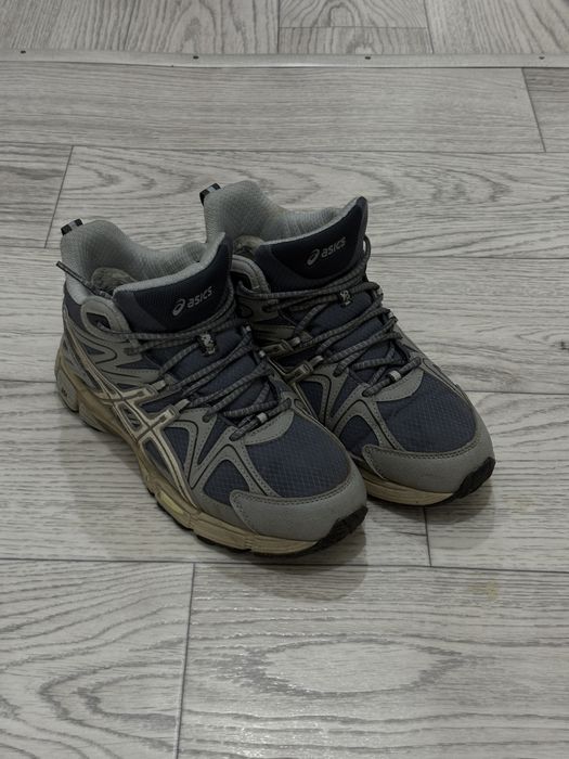 Продам зимние кроссовки