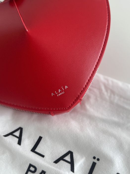 Дамска червена чанта сърце Alaia