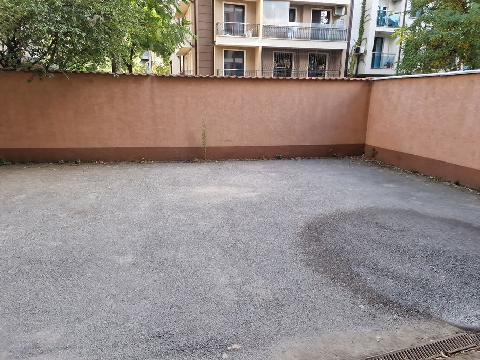 Дава се под наем Гараж / Паркомясто в София, Зона Б-19 - 39 кв.м за 70000 € - Снимка #1