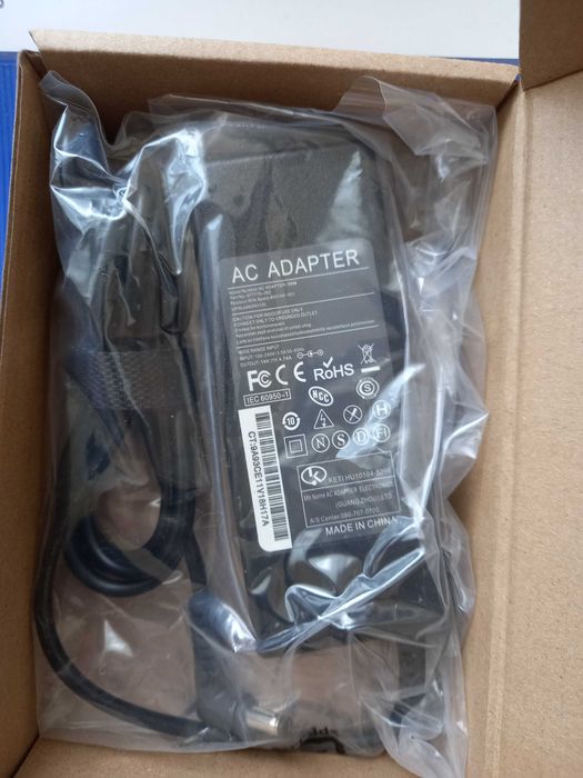 Зарядно за лаптоп Тошиба