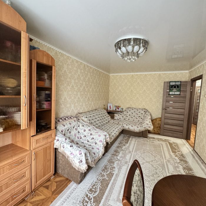 Продам 3комн 20 мкр / 23 и 4 школы