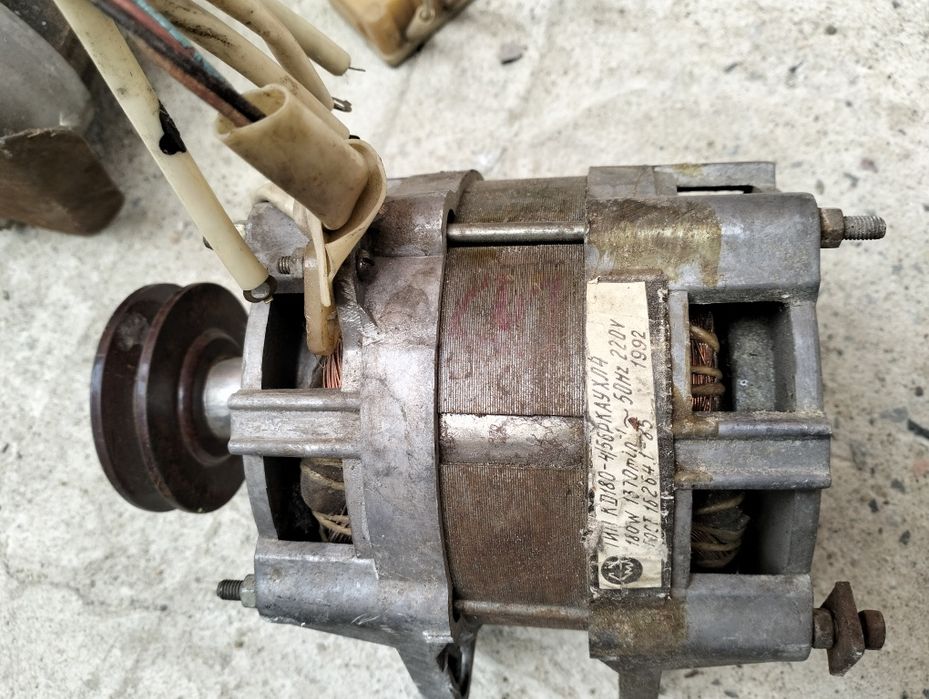 Продам ЭлетроДвигатель от стиральной машинки