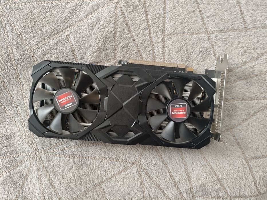 Видеокарта/ Radeon rx580/ 2048sp 8гб/ не работает