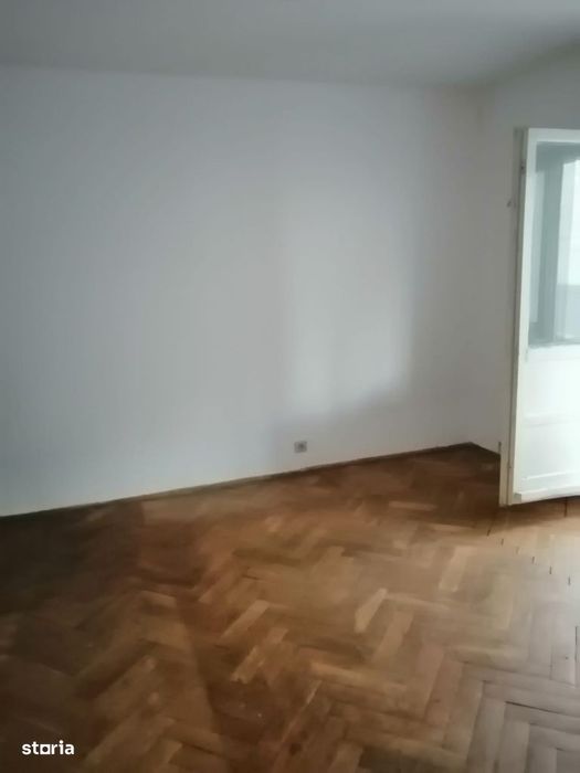 1 cameră, etaj 1, balcon închis, disponibil imediat Calea Aradului