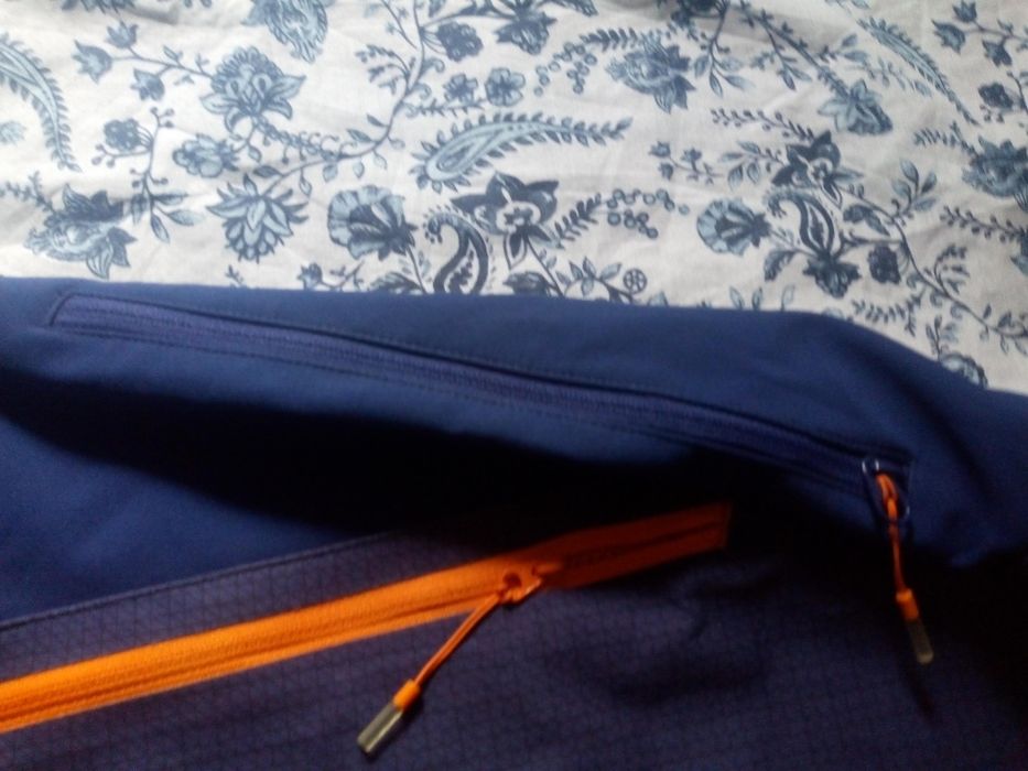 Мъжко ветроупорно Quechua- softshel яке за планински трекинг mt500 win