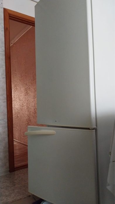 Продам холодильник