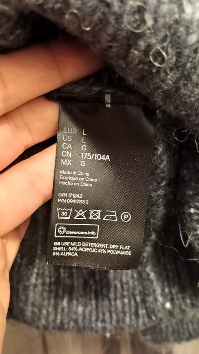 Pulover cu umeri goi H&M