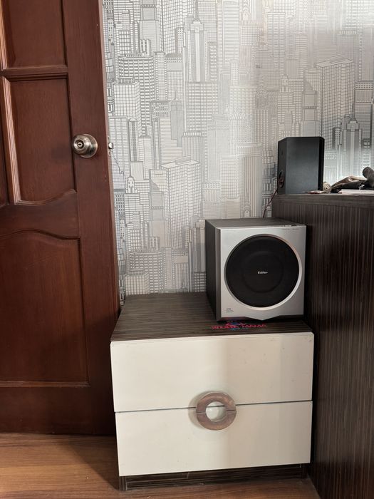 Продам спальный гарнитур для детской