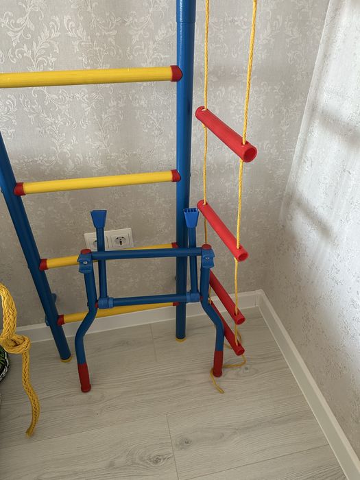 Продам детскую спортивную стенку