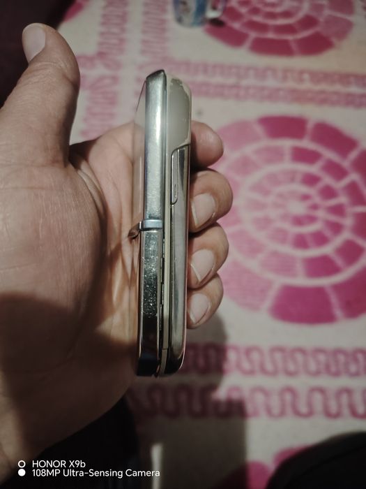 Срочно продам корпус для нокиа 8800 sirocco в нормальном состоянии