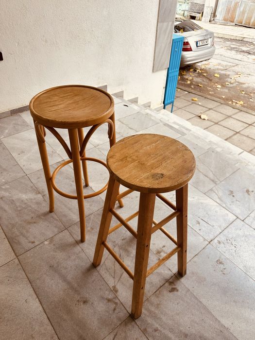 Два ретро дървени бар стола от 80-те