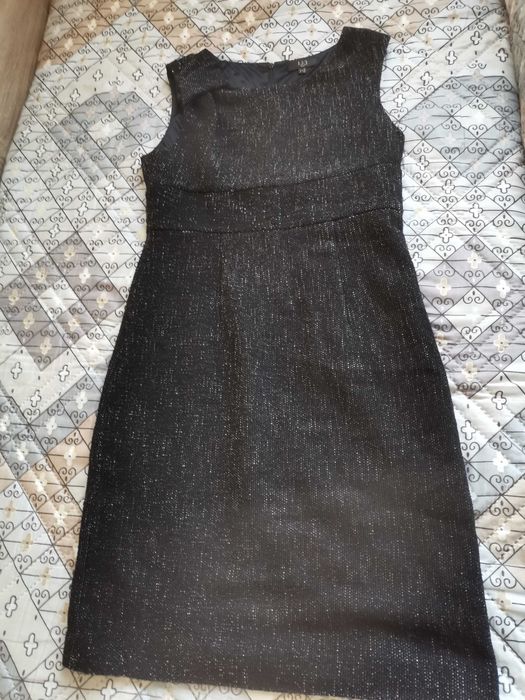 Елегантни дамски рокли