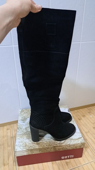 Продам сапоги, натуральная замша