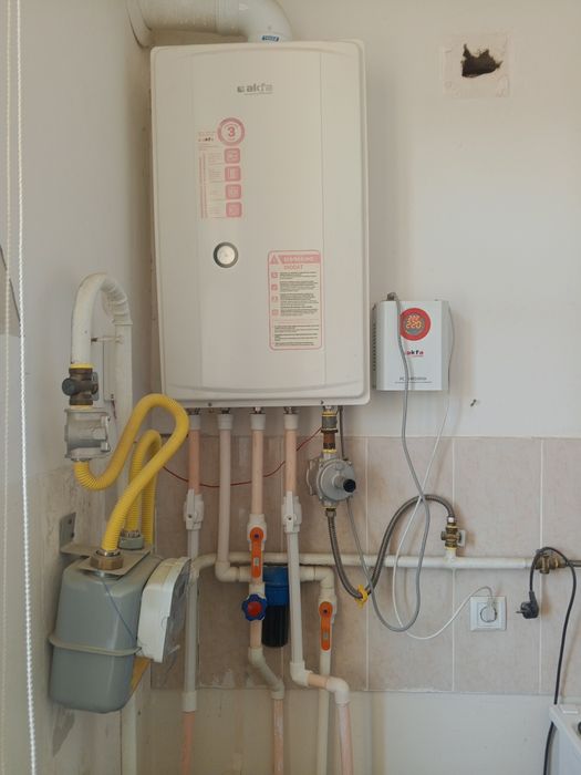 Услуги сантехника Установка и ремонт двух контурных  котлов и т.д