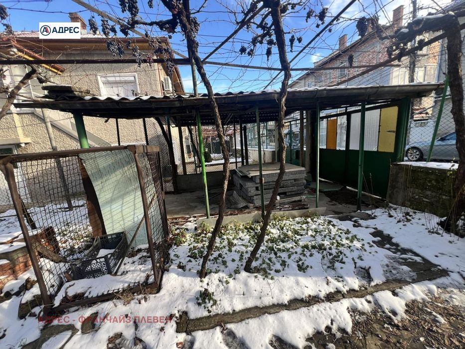 Продава се Къща в Ловеч, Младост - 240 кв.м за 245 €/кв.м - Снимка #2