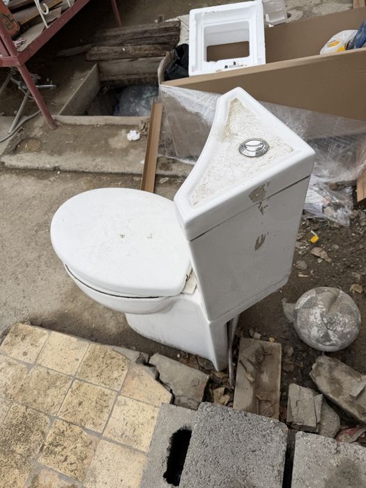 Продается  унитаз