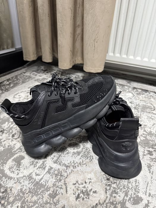 Versace chain reaction black