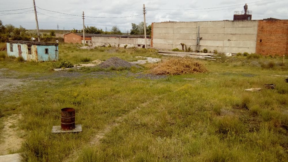 Промбаза,  c   ж\д дорогой , продам.