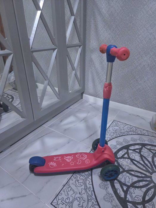 Продам б.у. самокат детский