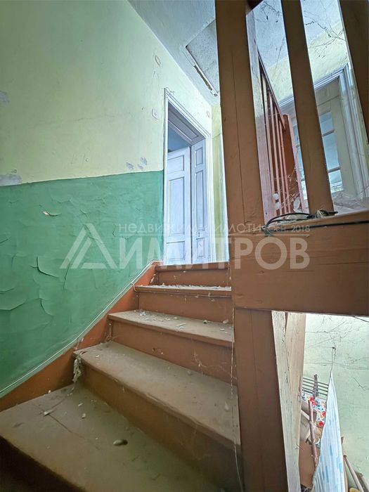 Продава тристаен тухлен апартамент в гр. Каспичан. ТОП център на града!