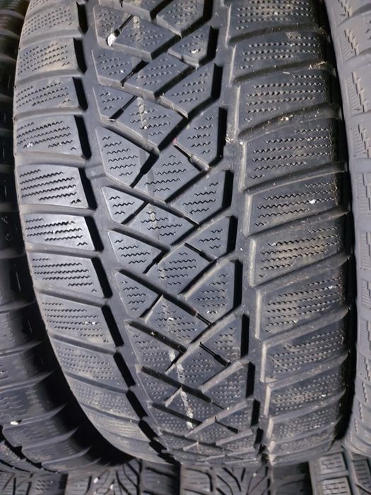 Гуми зимни 235/55R17 DUNLOP