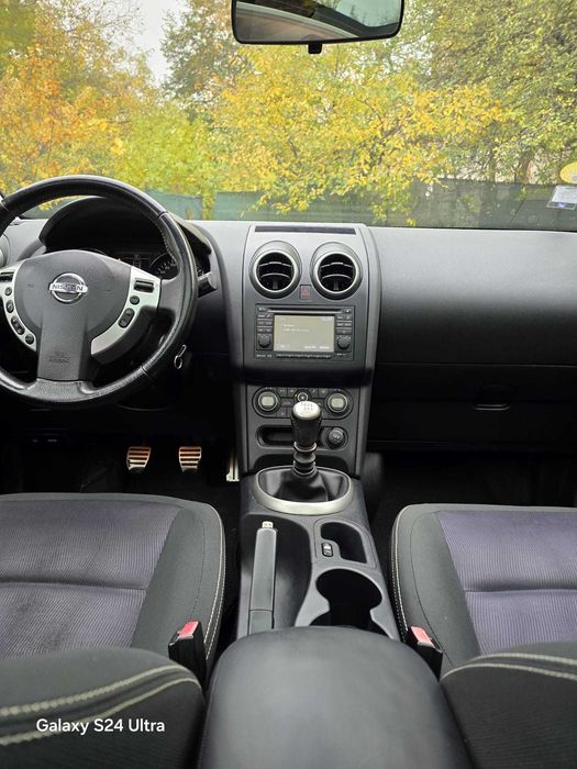 Vind Nissan Qashqai Tekna 2013